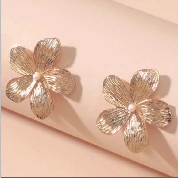 Last pair 🆕 18k gold filled floral statement earrings - Picture 5 of 5